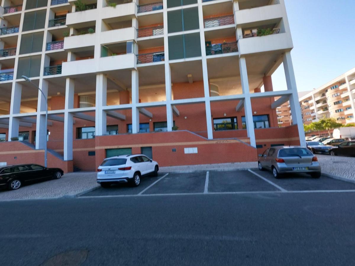 Lisbon 2 Bedroom Apartment With Balcony In 阿尔热什 外观 照片