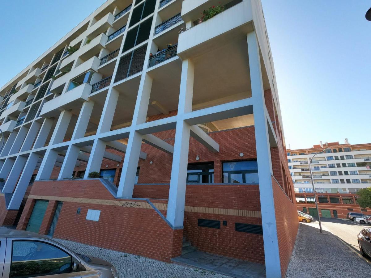 Lisbon 2 Bedroom Apartment With Balcony In 阿尔热什 外观 照片