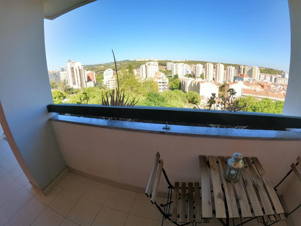 Lisbon 2 Bedroom Apartment With Balcony In 阿尔热什 外观 照片