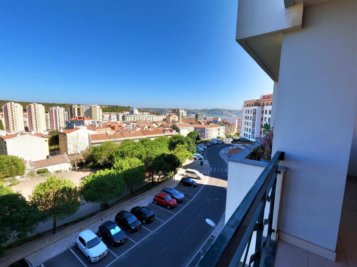 Lisbon 2 Bedroom Apartment With Balcony In 阿尔热什 外观 照片