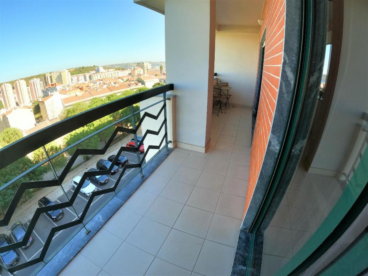 Lisbon 2 Bedroom Apartment With Balcony In 阿尔热什 外观 照片